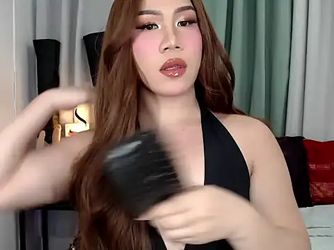 Snapshot of elise_bloom69 chatting on June 19, 1:59 pm elise bloom69 online show from June 19, 1:59 pm