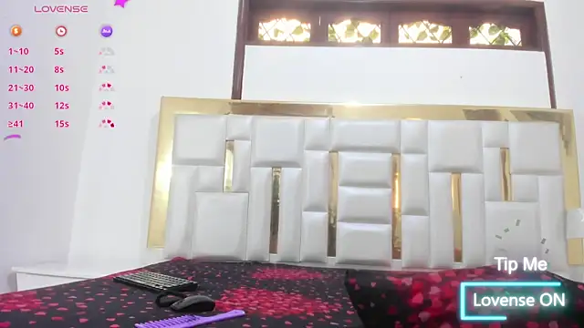 Kylieandjhonny online show from December 18, 7:19 pm