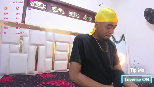 Kylieandjhonny online show from December 24, 12:55 pm