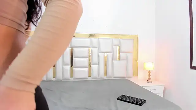 Kylieandjhonny online show from March 14, 6:50 pm