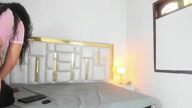 Kylieandjhonny online show from March 16, 8:00 pm