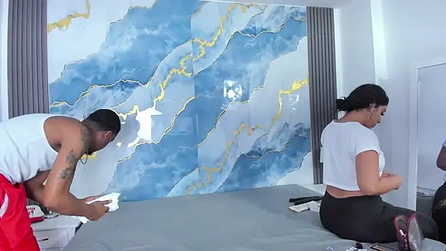 Kylieandjhonny online show from November 15, 9:32 pm