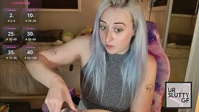 ursluttygf online show from July 3, 8:15 pm