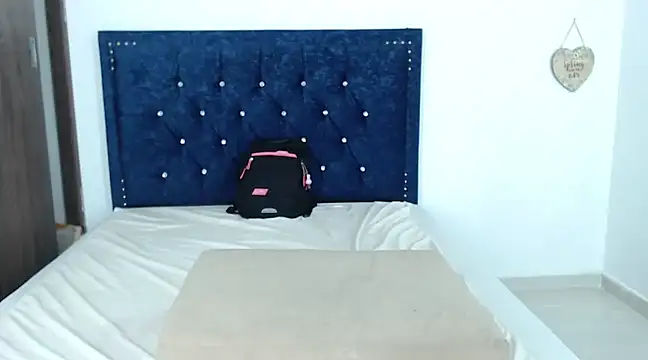 QueenSquirt  online show from February 24, 8:14 pm