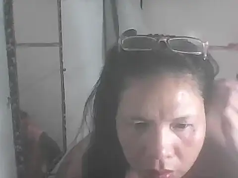 hotwet mama4uxx online show from March 5, 5:29 pm