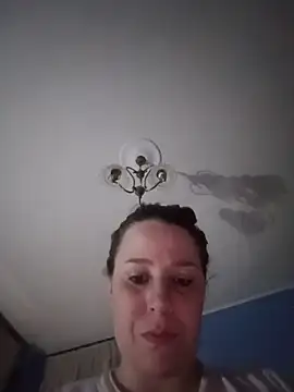 Snapshot of Emma96_hot chatting on June 4, 6:25 pm Emma96 hot online show from June 4, 6:25 pm