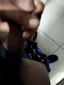 Snapshot of TitularAdaption chatting on October 9, 12:58 pm TitularAdaption online show from October 9, 12:58 pm