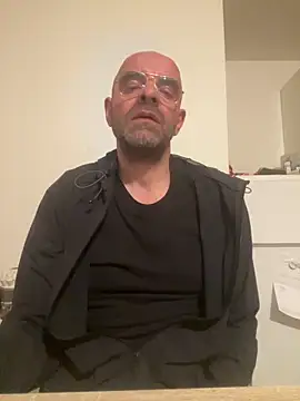 slim1976006 online show from May 1, 1:32 am