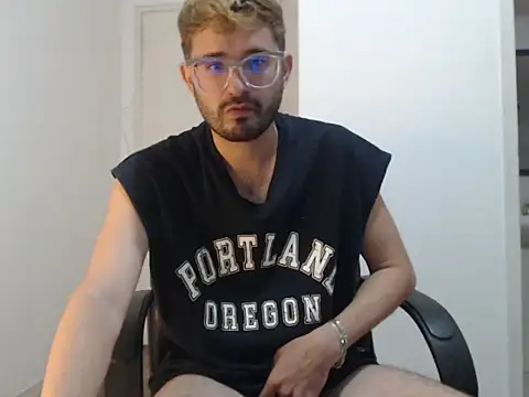 Snapshot of peterannaud chatting on January 8, 3:28 pm peterannaud online show from January 8, 3:28 pm