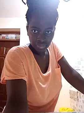 Snapshot of _cutemelania chatting on February 3, 12:14 pm cutemelania online show from February 3, 12:14 pm