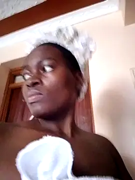 Snapshot of _cutemelania chatting on February 8, 10:29 am cutemelania online show from February 8, 10:29 am