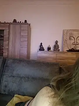 cristalines online show from October 31, 12:39 pm