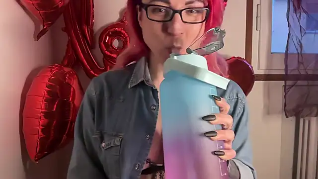 Nikky Divine online show from February 27, 5:04 pm