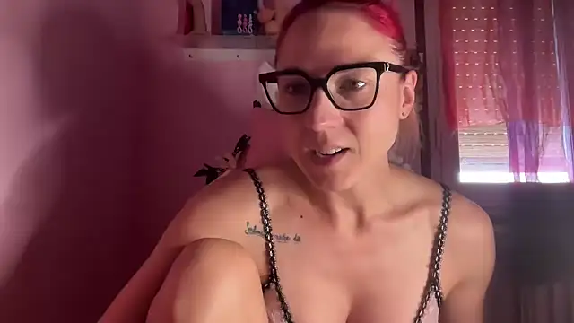 Nikky Divine online show from July 11, 9:01 am