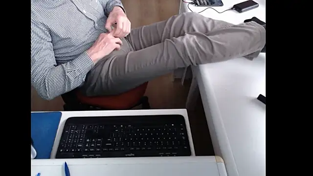 Snapshot of dutchpornking chatting on May 6, 6:13 pm dutchpornking online show from May 6, 6:13 pm