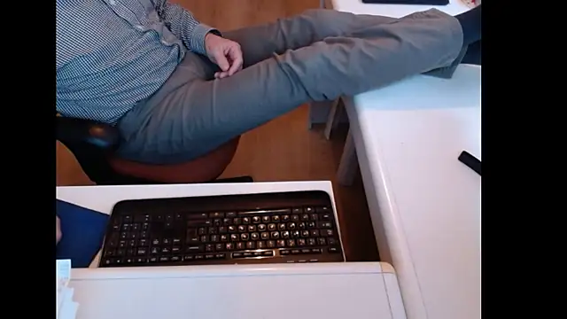 Snapshot of dutchpornking chatting on May 11, 6:16 pm dutchpornking online show from May 11, 6:16 pm