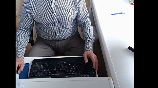 Snapshot of dutchpornking chatting on May 20, 7:03 am dutchpornking online show from May 20, 7:03 am