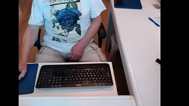 Snapshot of dutchpornking chatting on June 3, 3:28 pm dutchpornking online show from June 3, 3:28 pm
