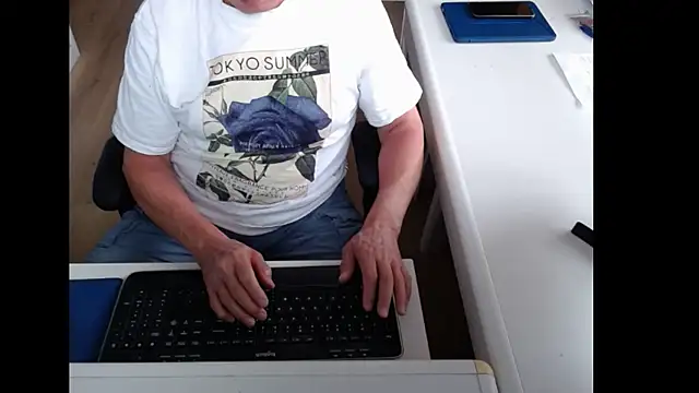 Snapshot of dutchpornking chatting on June 12, 6:34 am dutchpornking online show from June 12, 6:34 am