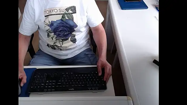 Snapshot of dutchpornking chatting on June 13, 7:06 am dutchpornking online show from June 13, 7:06 am