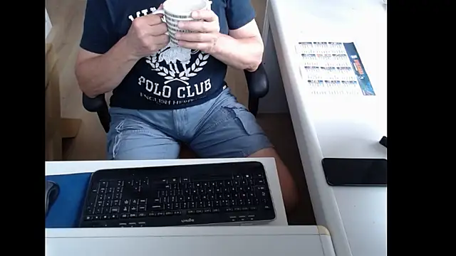 Snapshot of dutchpornking chatting on June 17, 7:00 am dutchpornking online show from June 17, 7:00 am