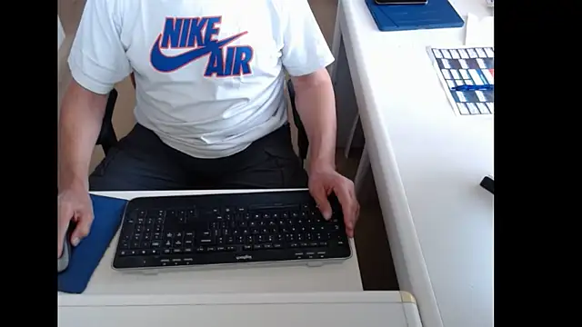 Snapshot of dutchpornking chatting on July 4, 6:08 am dutchpornking online show from July 4, 6:08 am