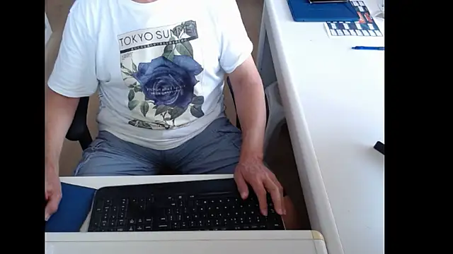 Snapshot of dutchpornking chatting on July 9, 6:06 am dutchpornking online show from July 9, 6:06 am