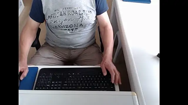 Snapshot of dutchpornking chatting on July 27, 6:09 am dutchpornking online show from July 27, 6:09 am
