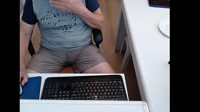 Snapshot of dutchpornking chatting on July 28, 11:28 am dutchpornking online show from July 28, 11:28 am