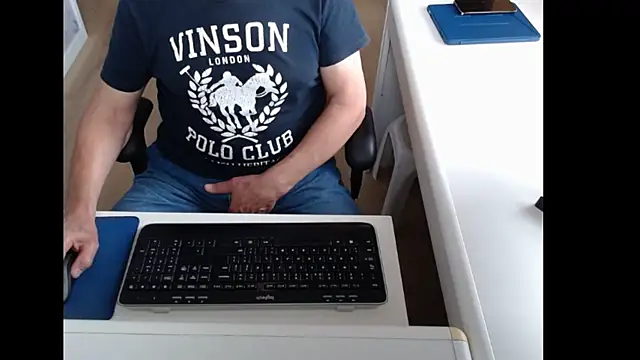 Snapshot of dutchpornking chatting on August 1, 6:23 am dutchpornking online show from August 1, 6:23 am