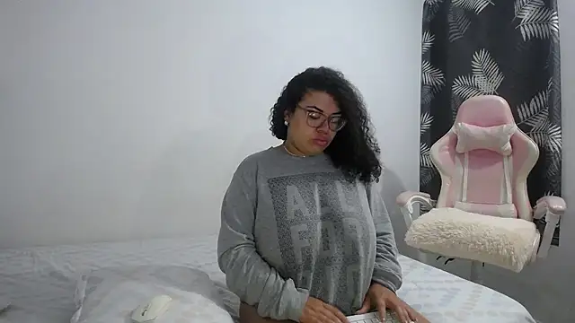 mabigomez00 online show from January 13, 9:14 am