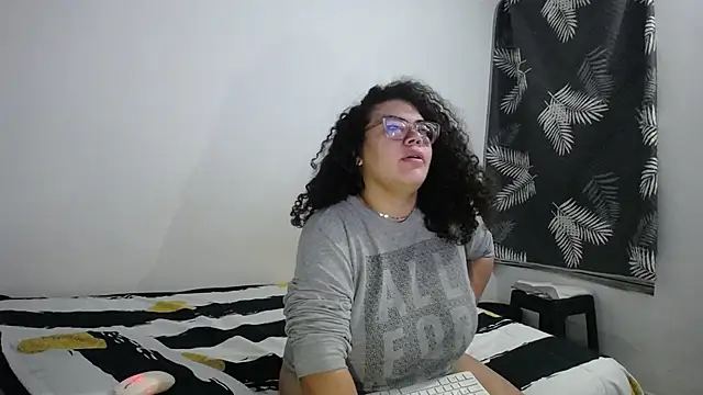 Snapshot of mabigomez00 chatting on May 15, 9:16 am mabigomez00 online show from May 15, 9:16 am