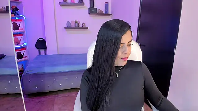 Snapshot of Catalinaa_martinez chatting on December 26, 8:11 pm Catalinaa martinez online show from December 26, 8:11 pm