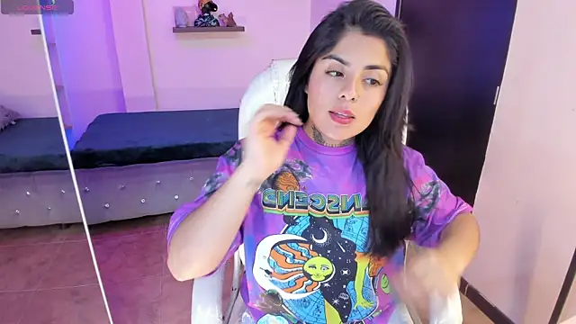 Snapshot of Catalinaa_martinez chatting on January 26, 8:13 pm Catalinaa martinez online show from January 26, 8:13 pm