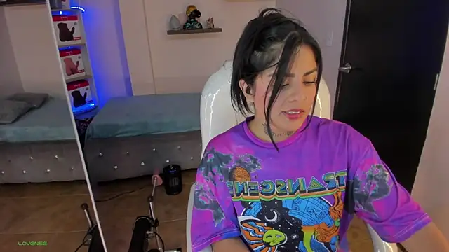 Snapshot of Catalinaa_martinez chatting on March 21, 8:08 pm Catalinaa martinez online show from March 21, 8:08 pm