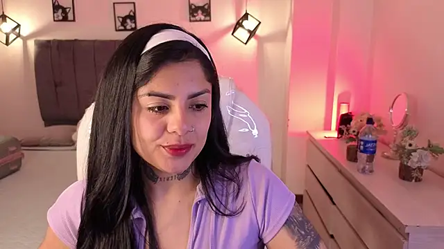 Snapshot of Catalinaa_martinez chatting on October 11, 3:39 am Catalinaa martinez online show from October 11, 3:39 am