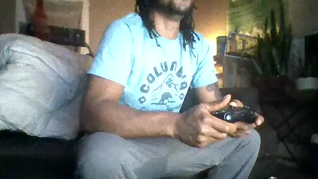 Snapshot of PrettyboyRed chatting on October 15, 7:08 am PrettyboyRed online show from October 15, 7:08 am