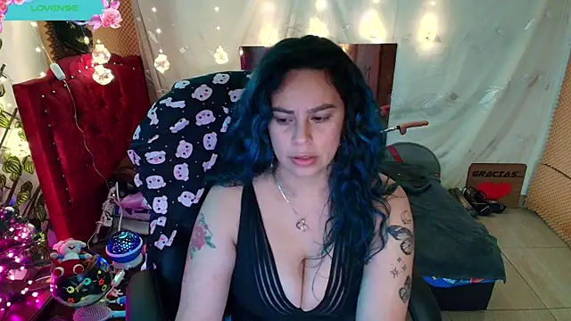 Snapshot of elektra_32 chatting on December 24, 11:11 pm elektra 32 online show from December 24, 11:11 pm