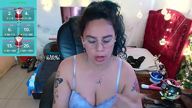 Snapshot of elektra_32 chatting on December 27, 4:36 am elektra 32 online show from December 27, 4:36 am