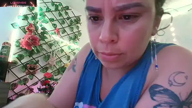 Snapshot of elektra_32 chatting on January 5, 1:24 am elektra 32 online show from January 5, 1:24 am