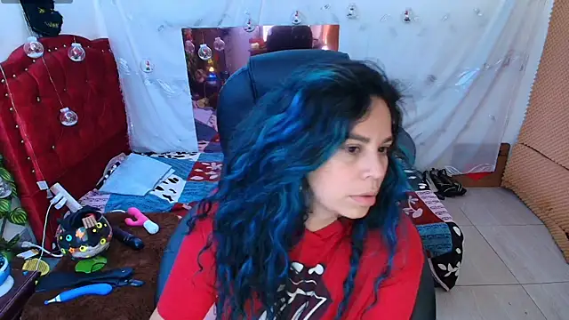 Snapshot of elektra_32 chatting on January 11, 4:27 am elektra 32 online show from January 11, 4:27 am