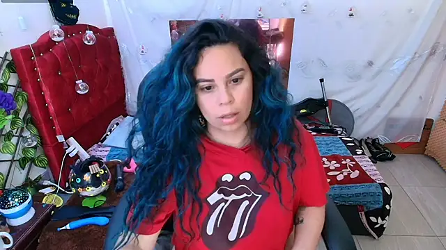 Snapshot of elektra_32 chatting on January 11, 7:28 am elektra 32 online show from January 11, 7:28 am