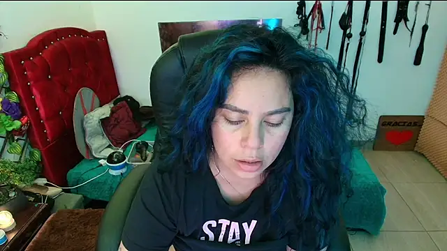 Snapshot of elektra_32 chatting on February 27, 4:43 pm elektra 32 online show from February 27, 4:43 pm