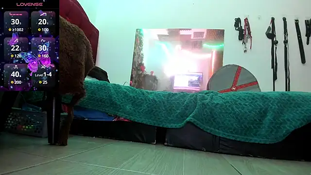 Snapshot of elektra_32 chatting on March 8, 8:11 am elektra 32 online show from March 8, 8:11 am