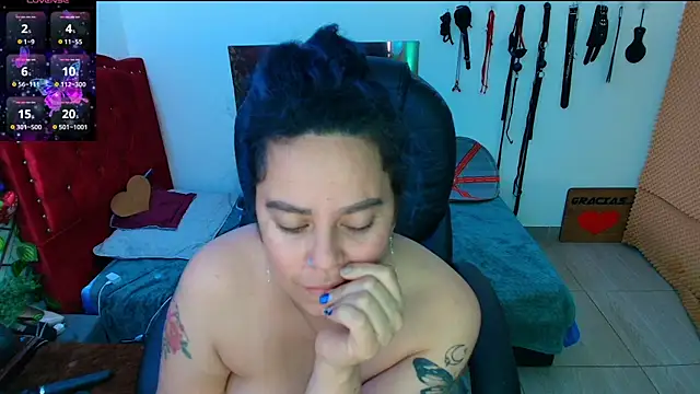 Snapshot of elektra_32 chatting on March 22, 11:11 am elektra 32 online show from March 22, 11:11 am