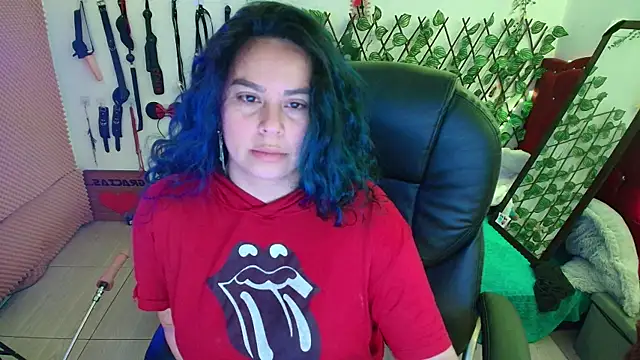 Snapshot of elektra_32 chatting on October 4, 12:36 pm elektra 32 online show from October 4, 12:36 pm