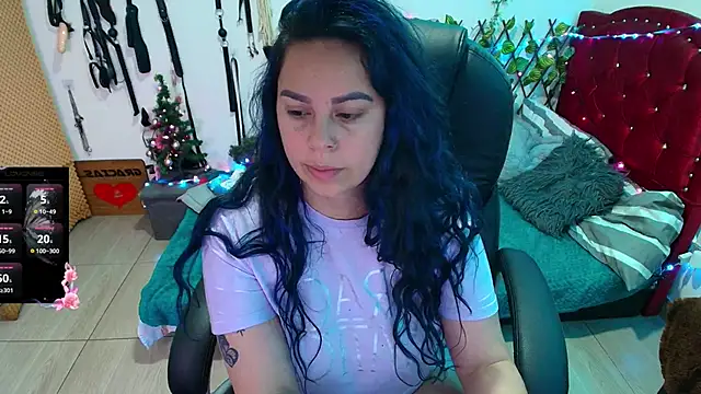 Snapshot of elektra_32 chatting on December 2, 11:48 am elektra 32 online show from December 2, 11:48 am