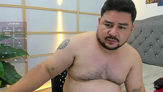 Snapshot of oso_dirty_ chatting on June 11, 5:33 pm oso dirty online show from June 11, 5:33 pm