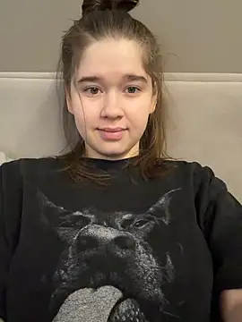 HornyGirlH online show from March 19, 4:49 am