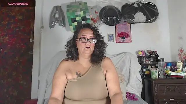 Snapshot of BiirdyDavis chatting on October 29, 10:50 am BiirdyDavis online show from October 29, 10:50 am